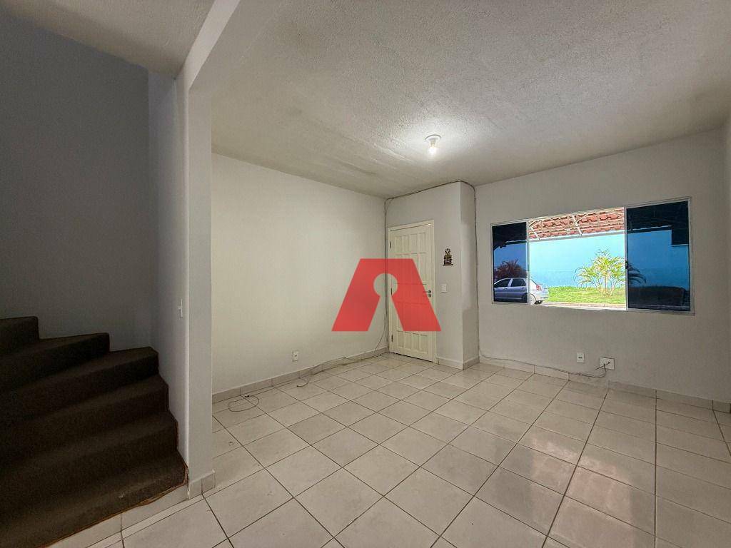 Casa de Condomínio para alugar com 2 quartos, 81m² - Foto 2