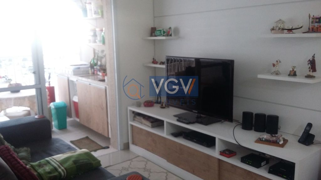 Apartamento à venda com 3 quartos, 80m² - Foto 2