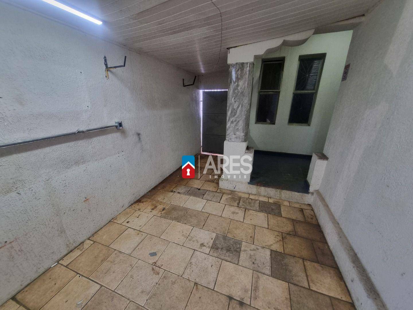 Casa para alugar, 225m² - Foto 1