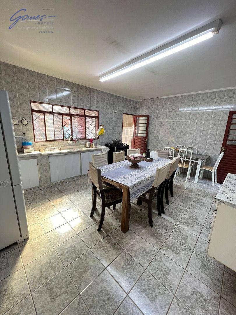 Casa à venda com 3 quartos, 146m² - Foto 2