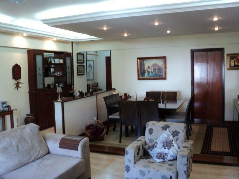 Apartamento à venda com 3 quartos, 160m² - Foto 1