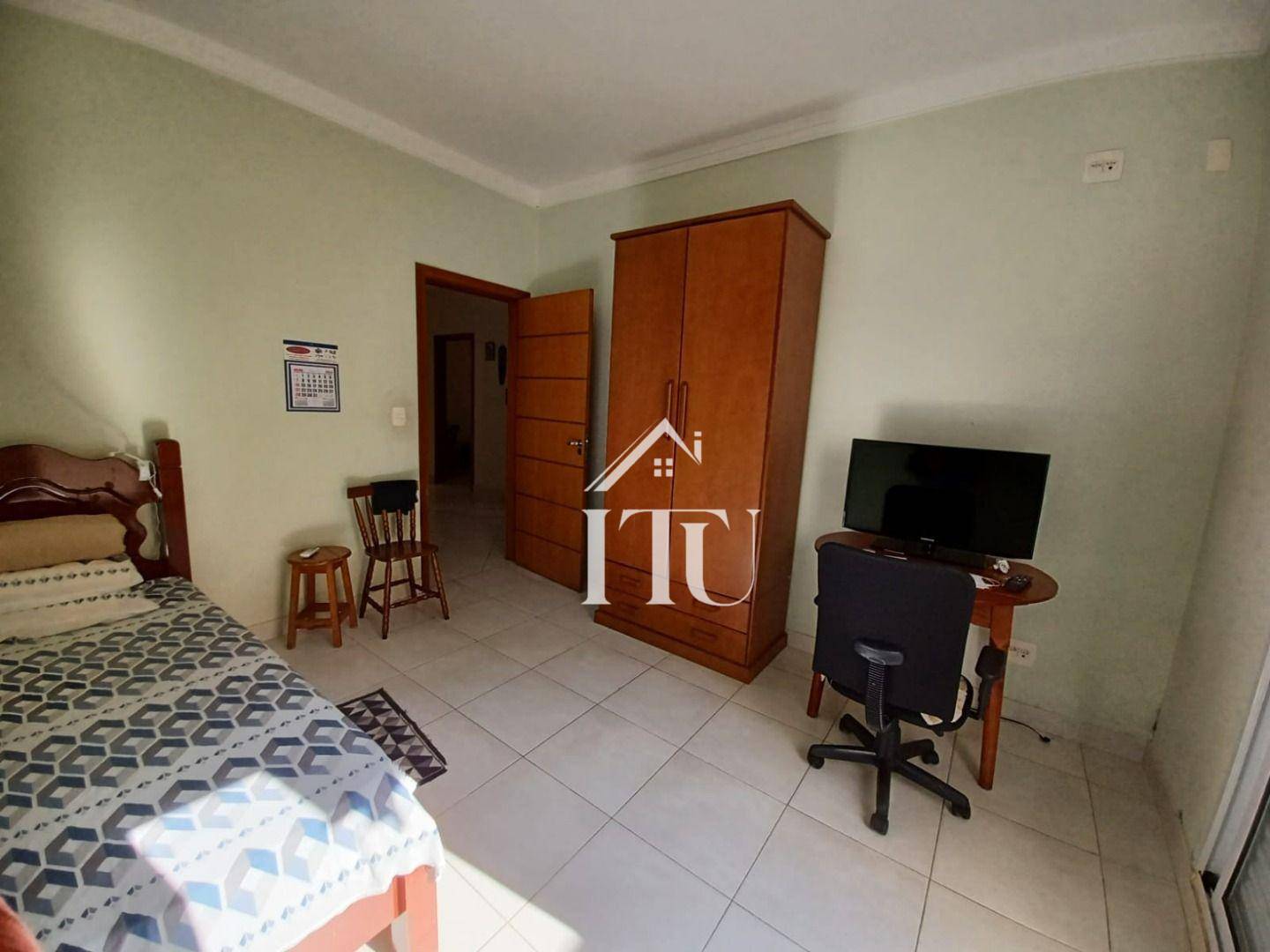 Casa à venda com 5 quartos, 300m² - Foto 35
