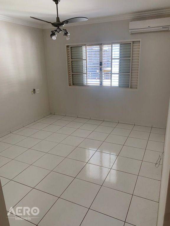 Casa à venda com 4 quartos, 160m² - Foto 18