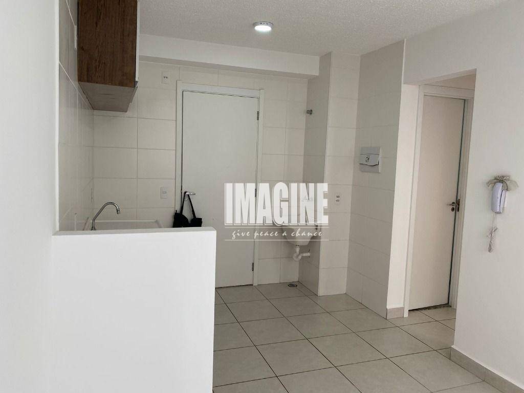 Apartamento à venda com 2 quartos, 32m² - Foto 4