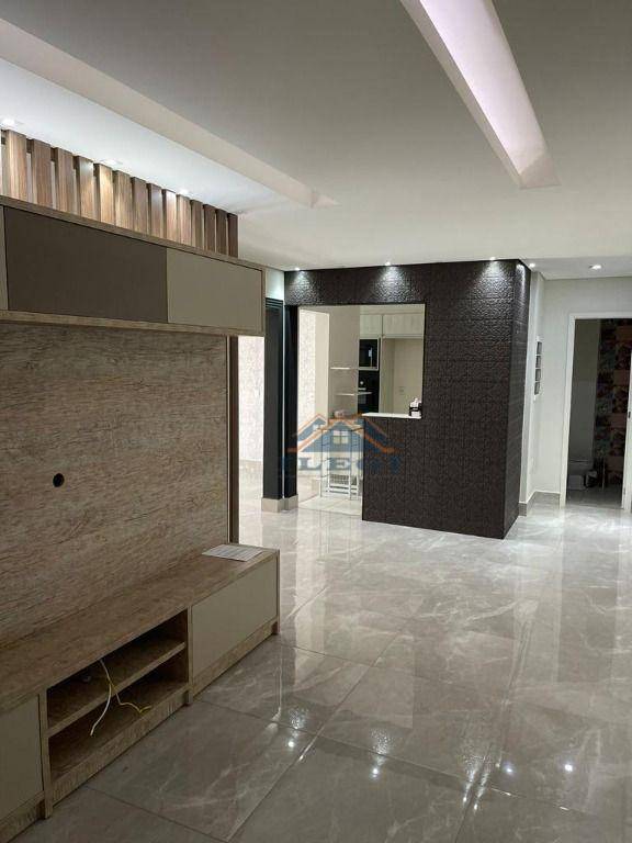 Apartamento, 3 quartos, 226 m² - Foto 1