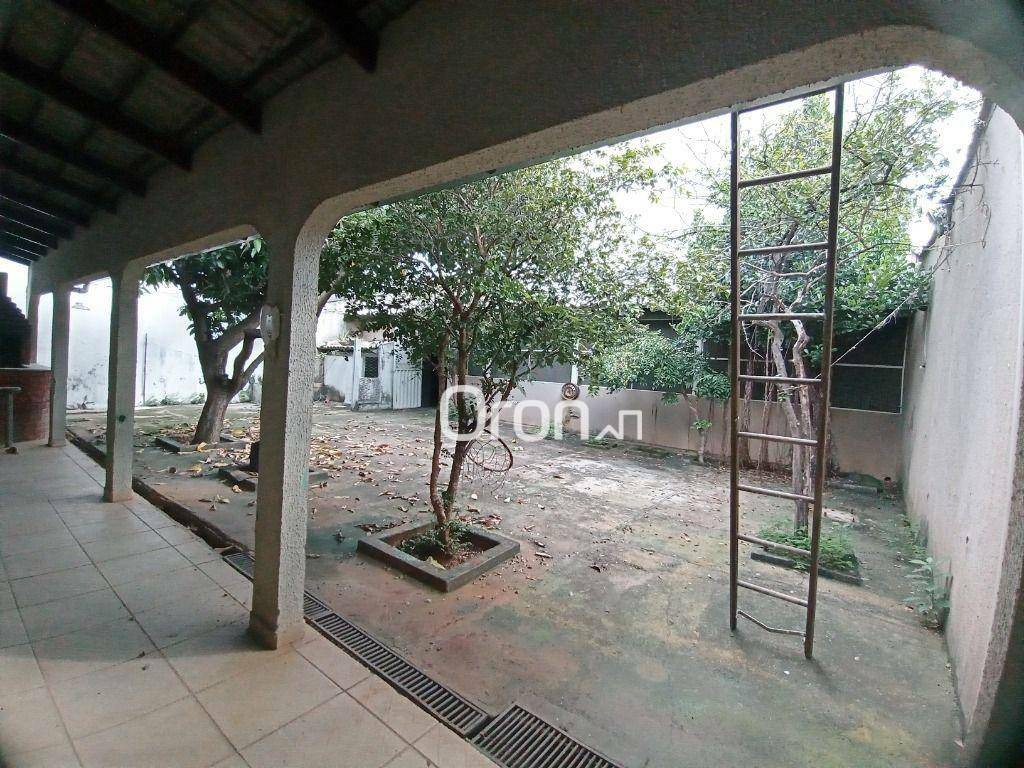 Sobrado à venda com 2 quartos, 290m² - Foto 11