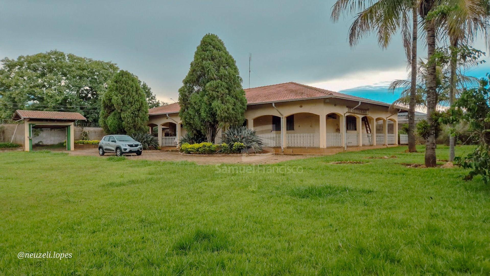 Chácara, 4 quartos, 2975 m² - Foto 1