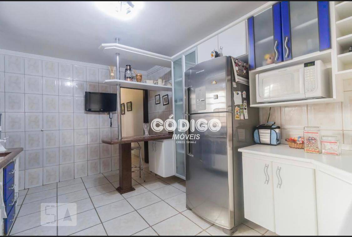 Sobrado à venda com 2 quartos, 218m² - Foto 6