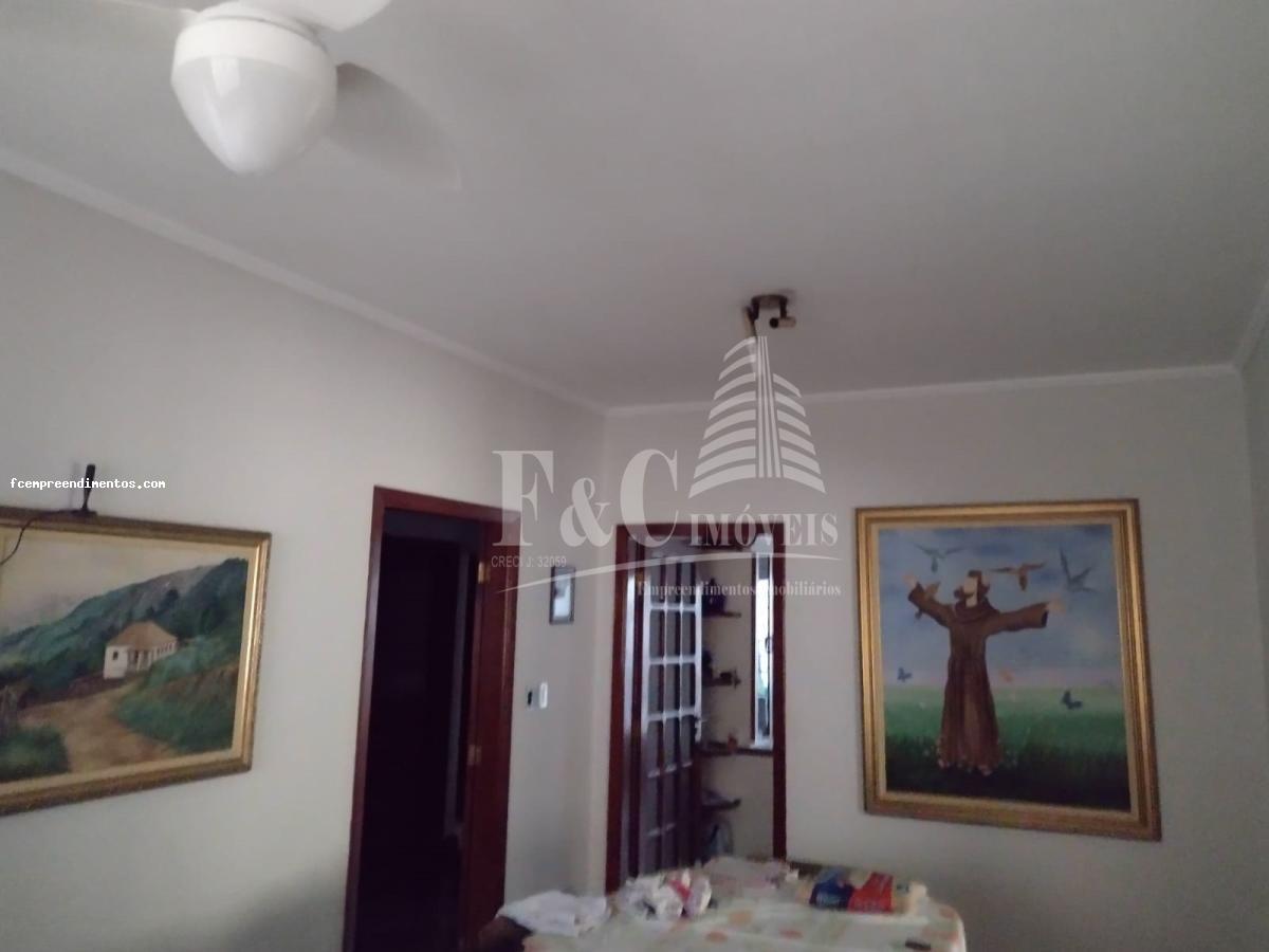 Casa à venda com 3 quartos, 375m² - Foto 3