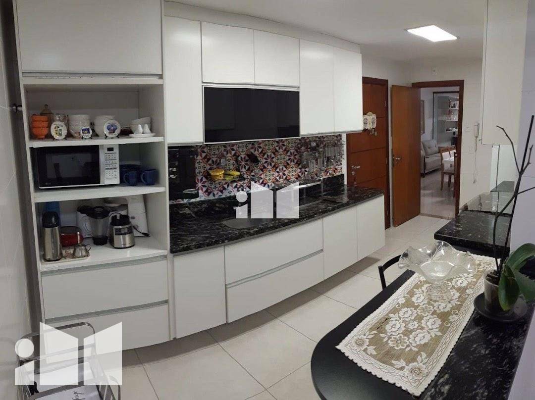 Apartamento à venda com 4 quartos, 165m² - Foto 17