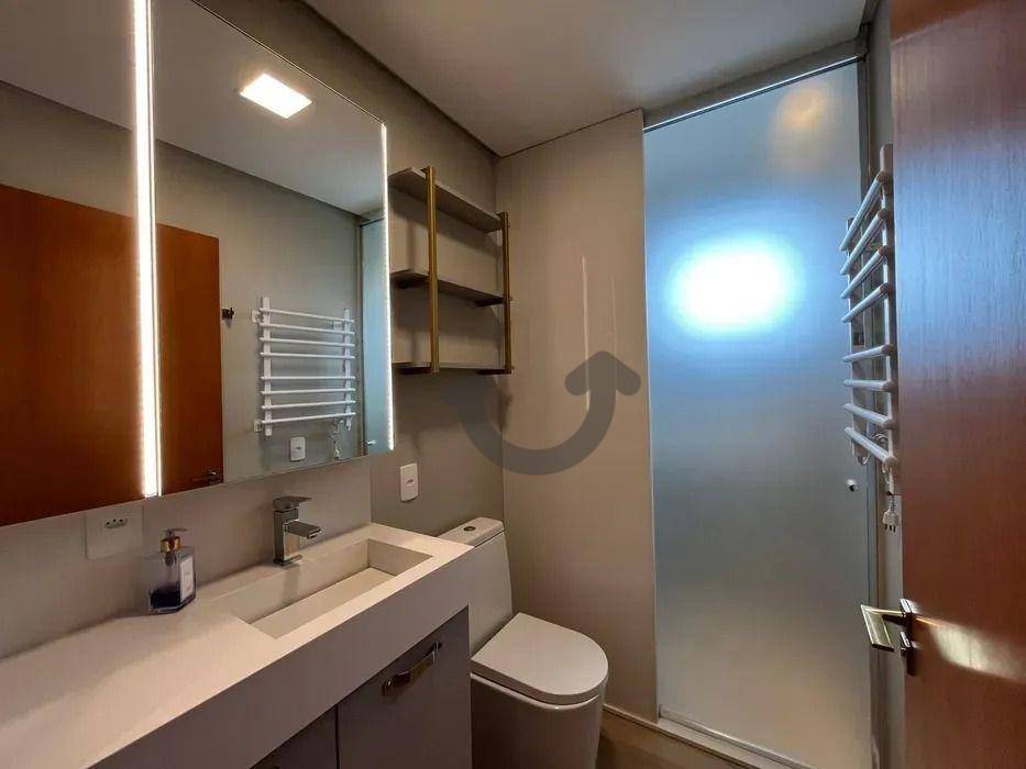 Apartamento para alugar com 2 quartos, 65m² - Foto 11