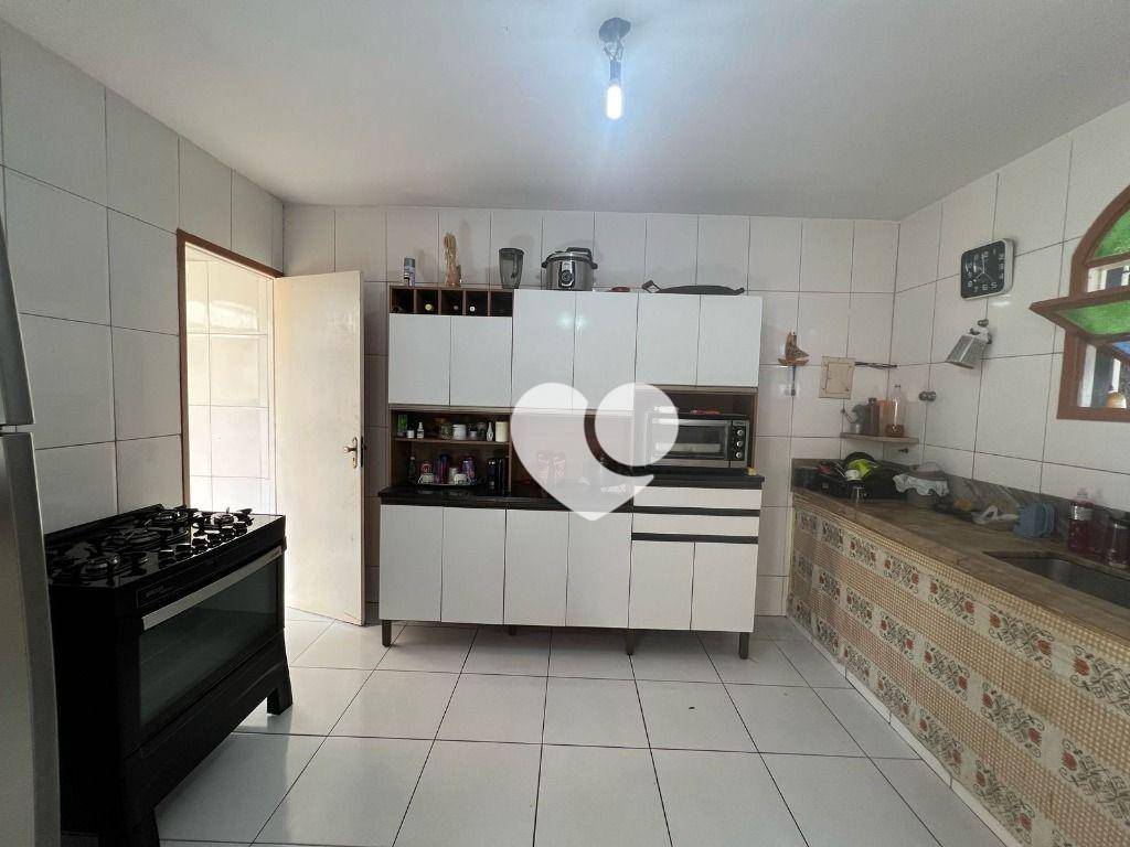 Casa à venda com 3 quartos, 408m² - Foto 4