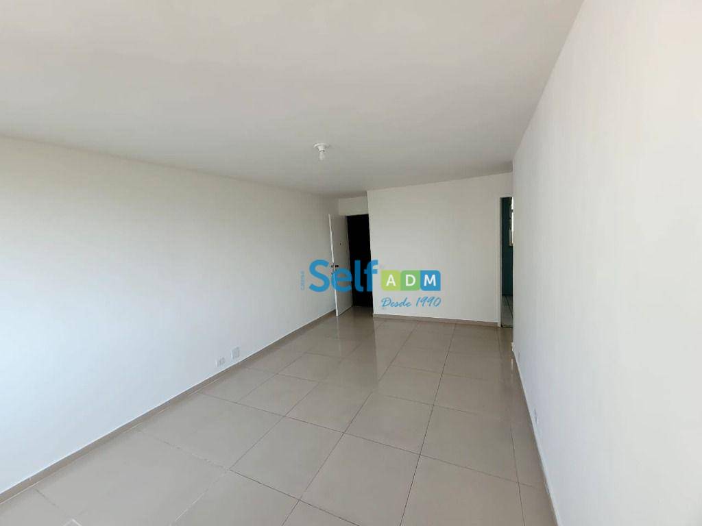 Apartamento para alugar com 3 quartos, 90m² - Foto 2