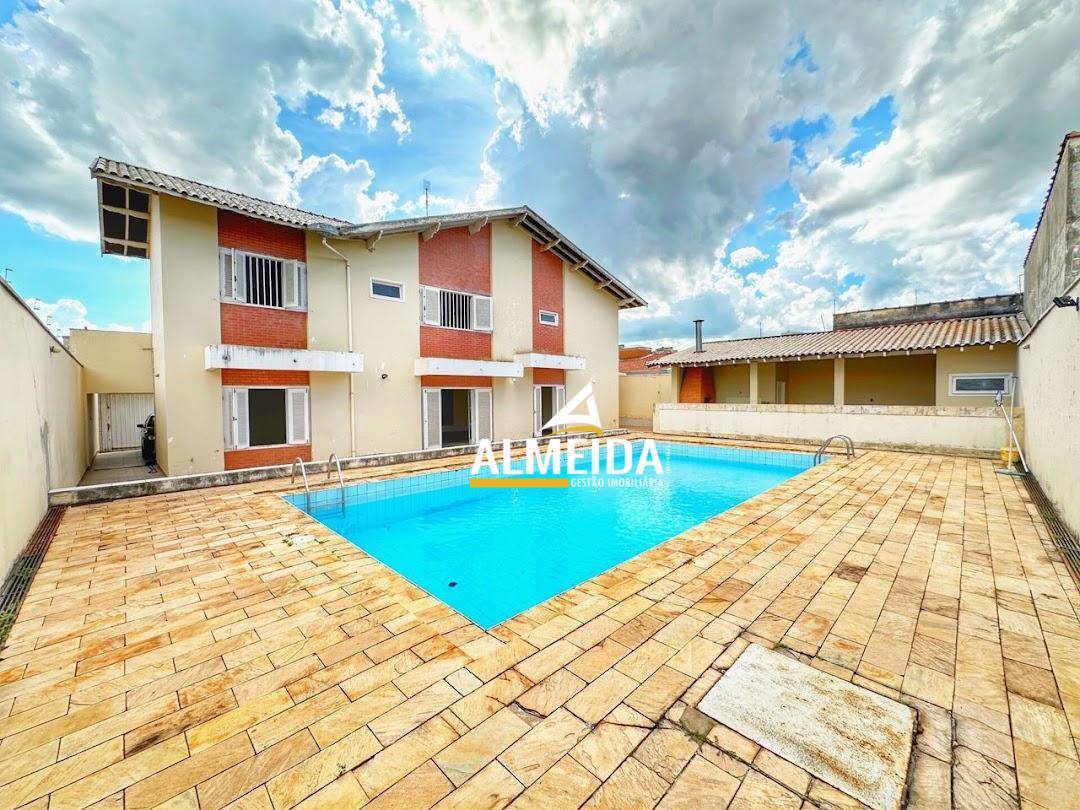 Casa, 5 quartos, 426 m² - Foto 1