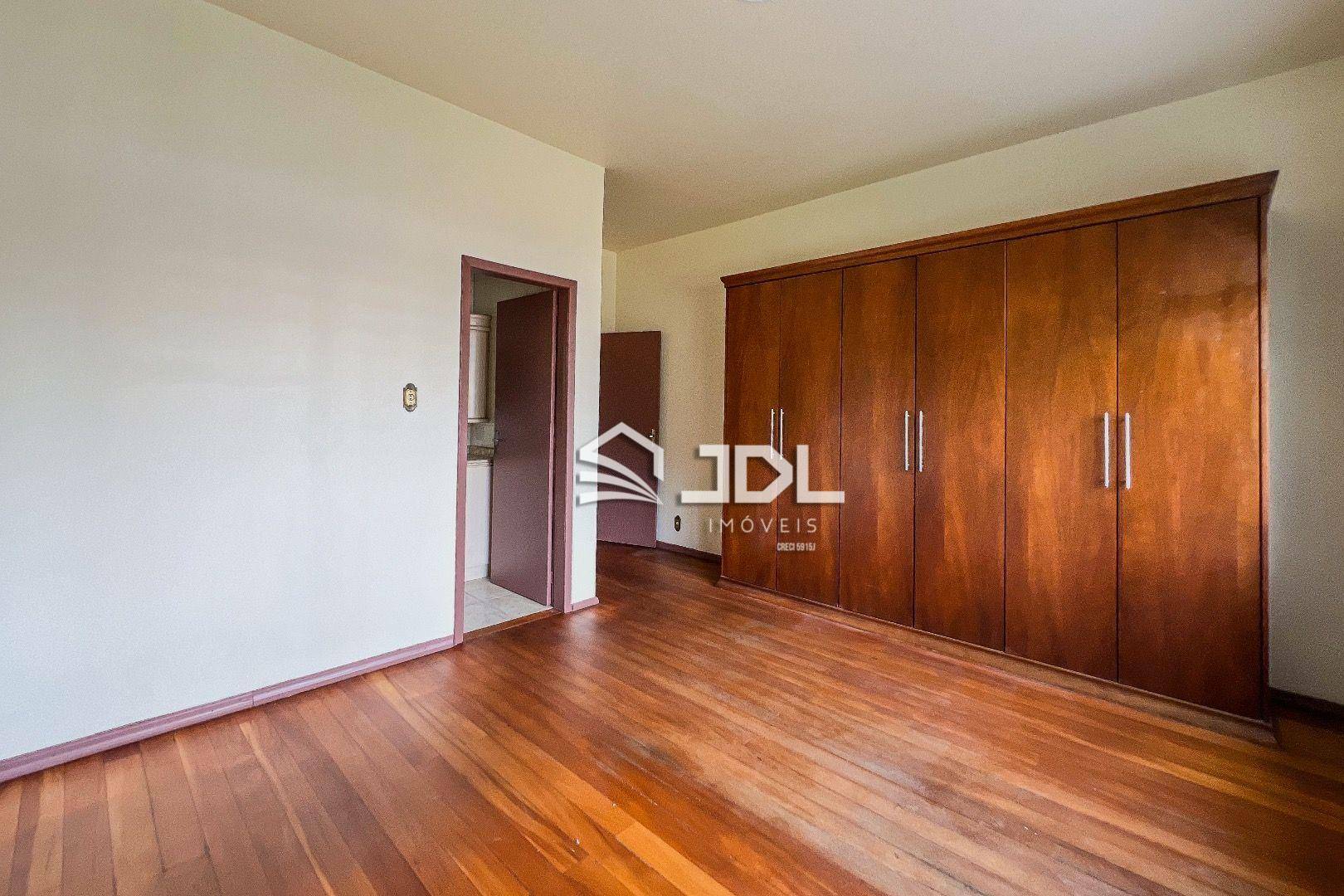 Casa à venda com 4 quartos, 235m² - Foto 34