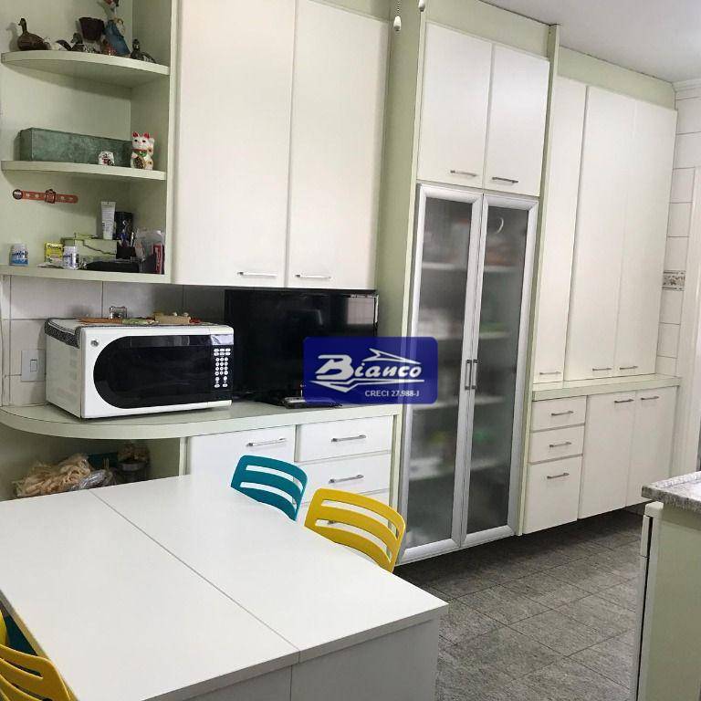 Apartamento à venda com 4 quartos, 176m² - Foto 9