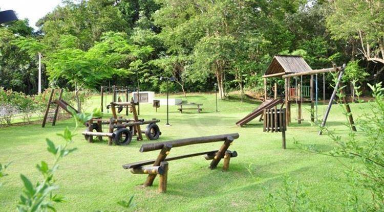 Casa de Condomínio para alugar com 6 quartos, 405m² - Foto 64