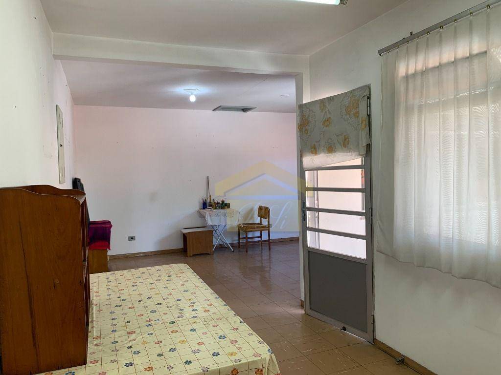 Casa à venda com 5 quartos, 236m² - Foto 22