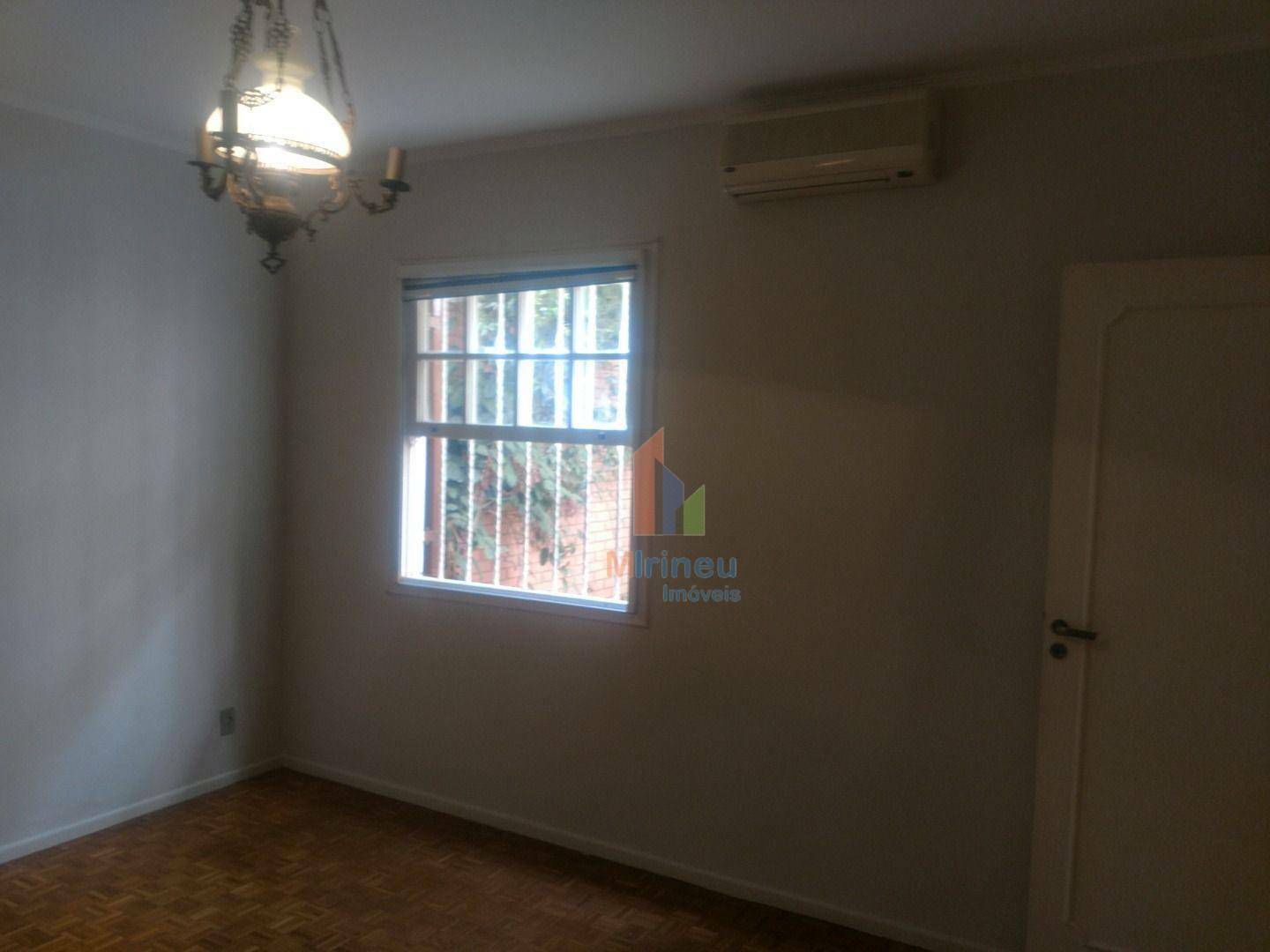 Casa à venda com 3 quartos, 200m² - Foto 7