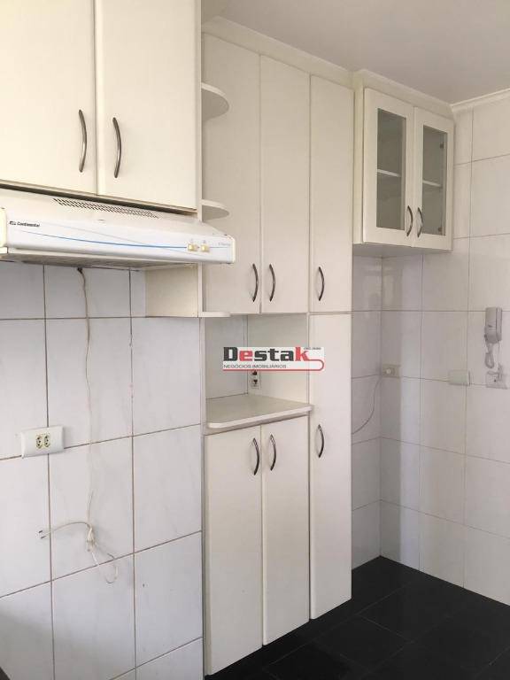 Apartamento à venda com 2 quartos, 65m² - Foto 10