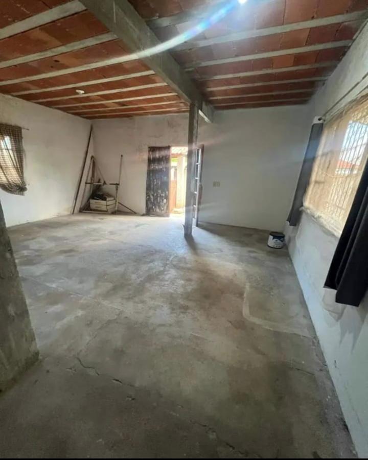 Casa à venda com 2 quartos, 450m² - Foto 6