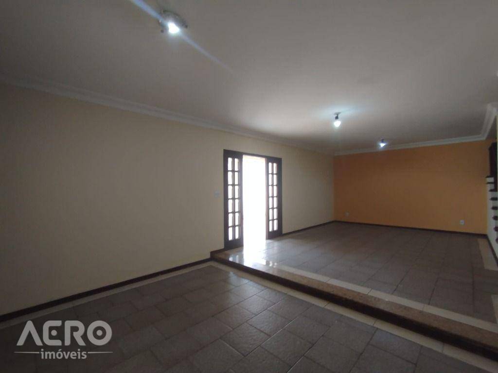 Casa para alugar com 4 quartos, 409m² - Foto 45