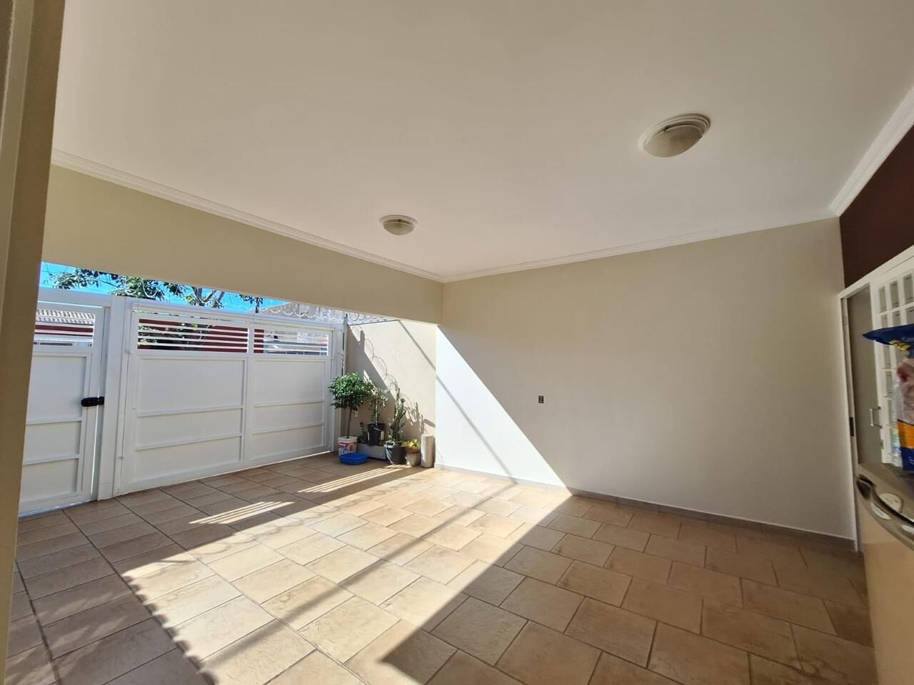 Casa à venda com 3 quartos, 126m² - Foto 2