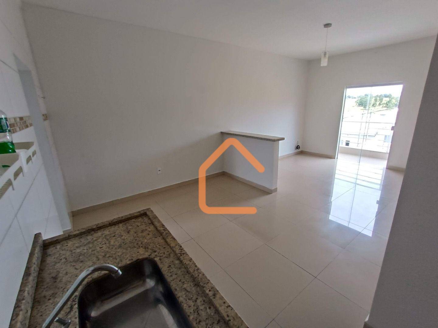 Apartamento para alugar com 2 quartos, 65m² - Foto 4