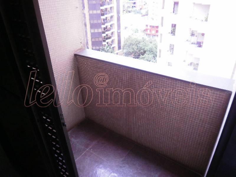 Apartamento para alugar com 3 quartos, 130m² - Foto 15