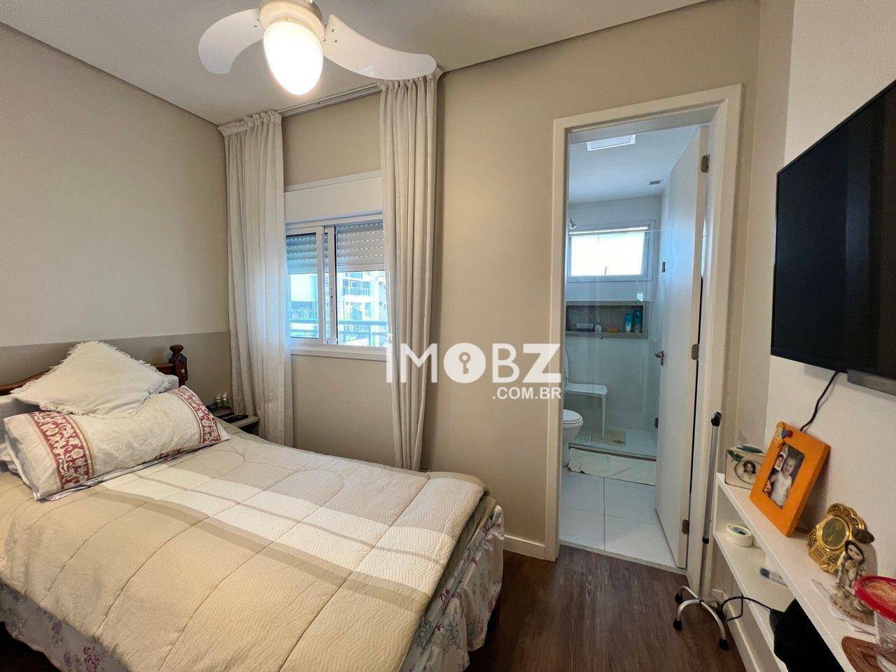 Apartamento à venda com 4 quartos, 198m² - Foto 32