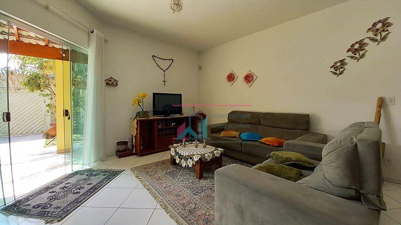 Casa à venda com 3 quartos, 186m² - Foto 4