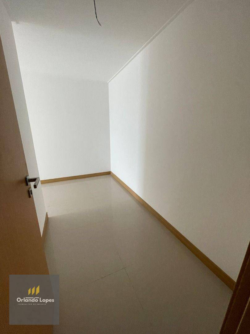 Apartamento à venda com 4 quartos, 225m² - Foto 17