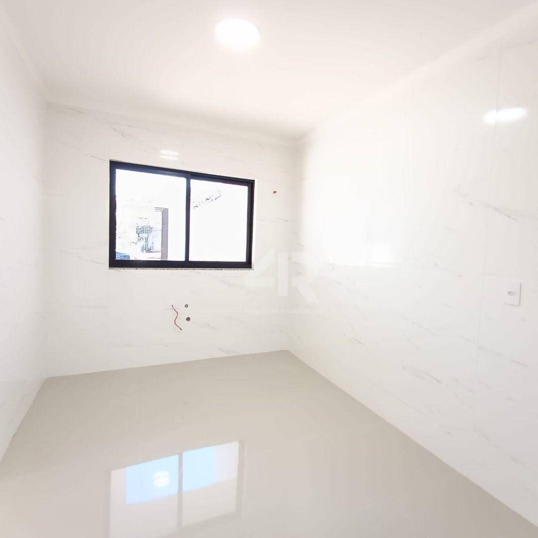 Casa à venda com 5 quartos, 200m² - Foto 5