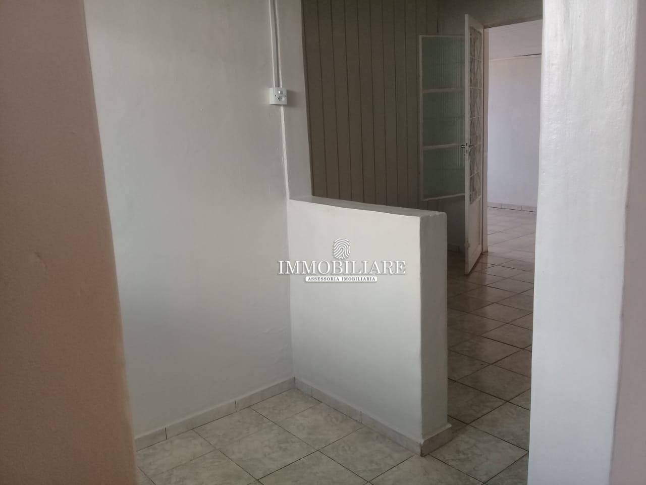 Casa à venda com 2 quartos, 52m² - Foto 2