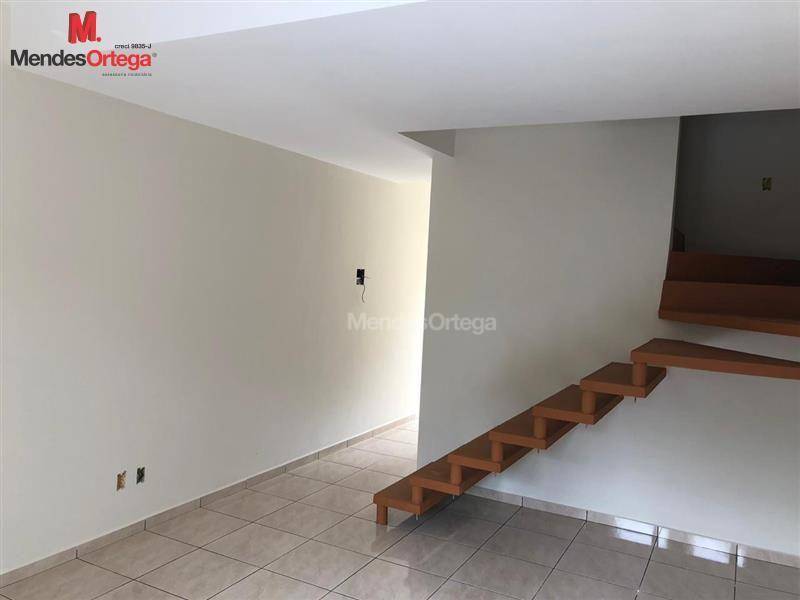 Casa à venda com 2 quartos, 72m² - Foto 9