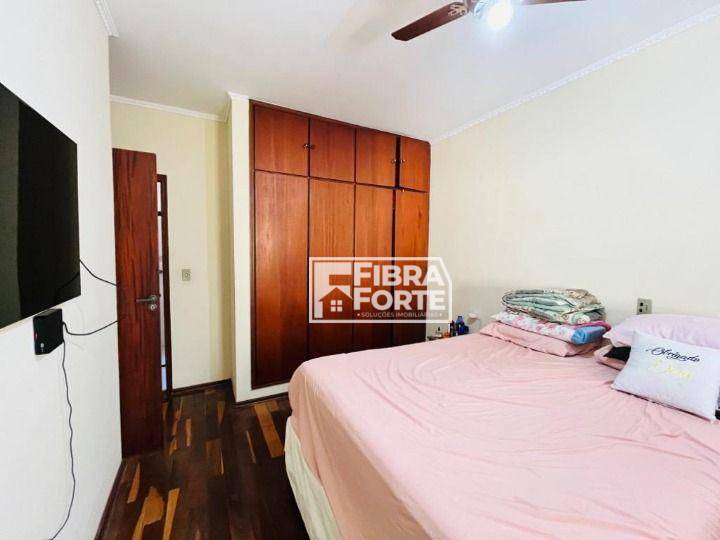 Casa à venda com 4 quartos, 217m² - Foto 9