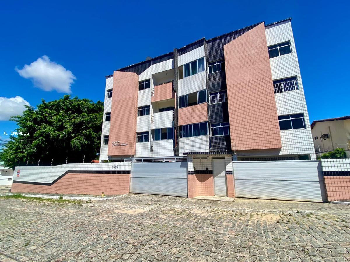 Apartamento à venda com 3 quartos, 110m² - Foto 2