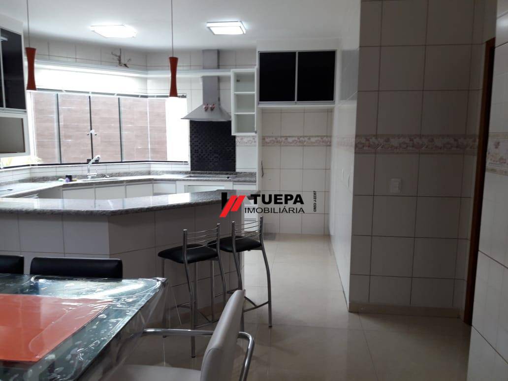 Casa à venda com 3 quartos, 320m² - Foto 22