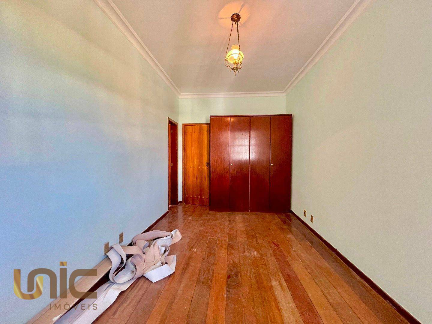 Casa de Condomínio à venda com 5 quartos, 212m² - Foto 19