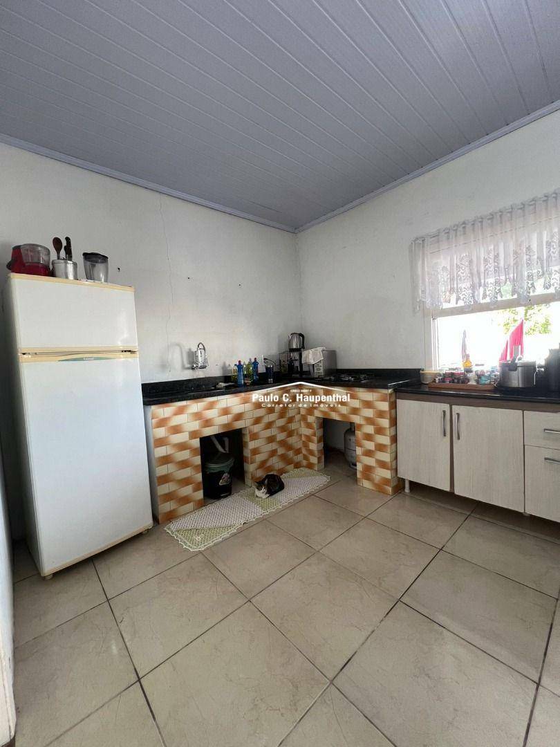 Casa à venda com 2 quartos, 70m² - Foto 11