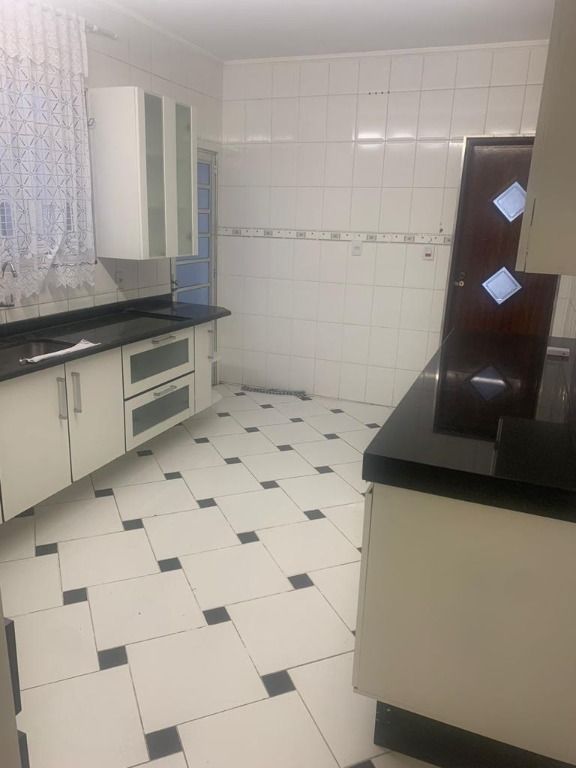 Casa à venda com 3 quartos, 200m² - Foto 25