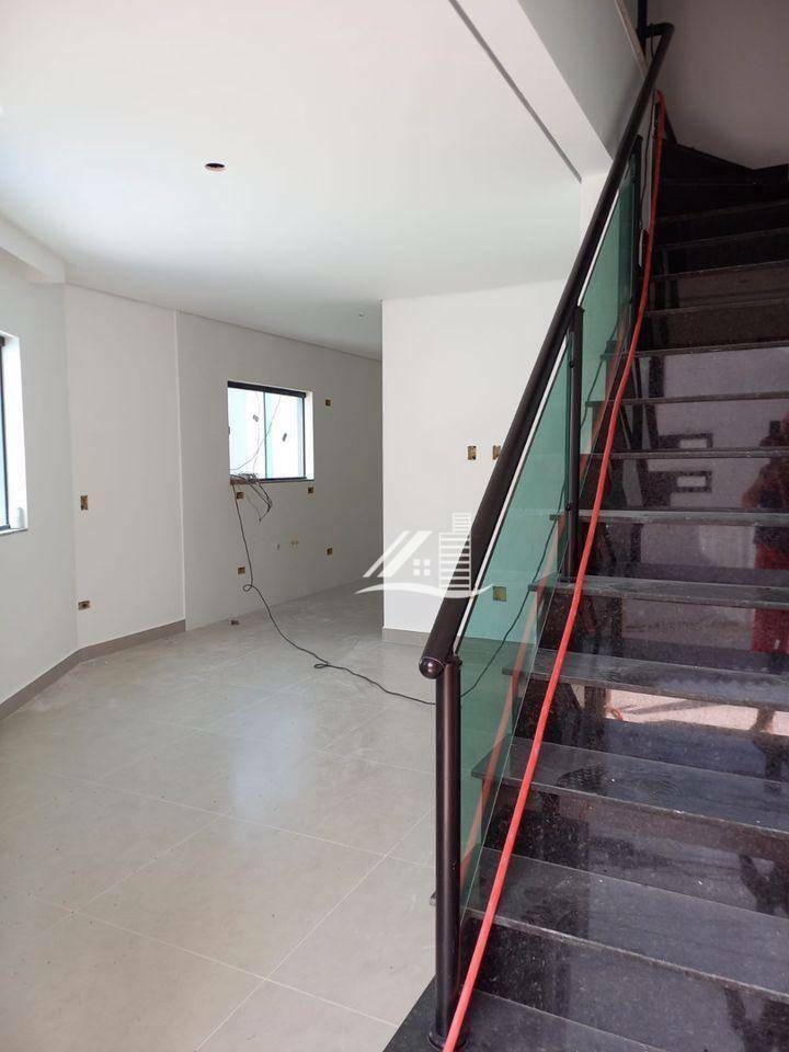 Sobrado à venda com 2 quartos, 136m² - Foto 4