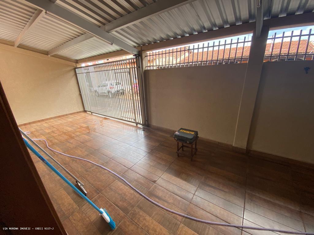 Casa à venda com 1 quarto, 200m² - Foto 3