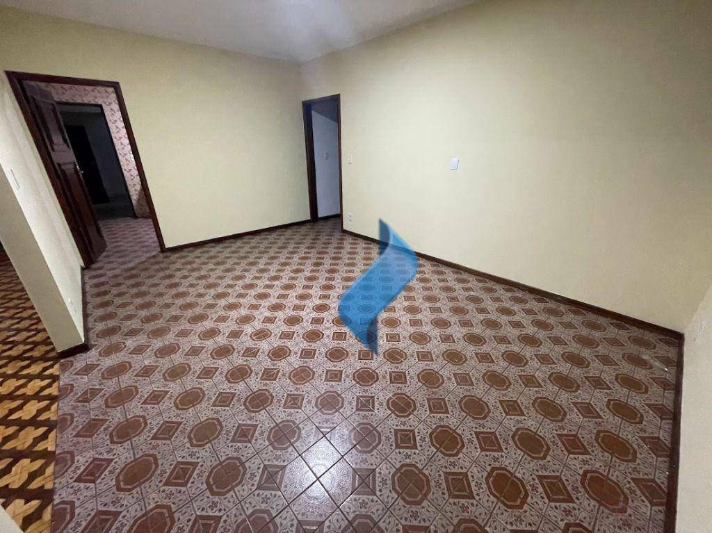 Casa para alugar com 6 quartos, 450m² - Foto 15