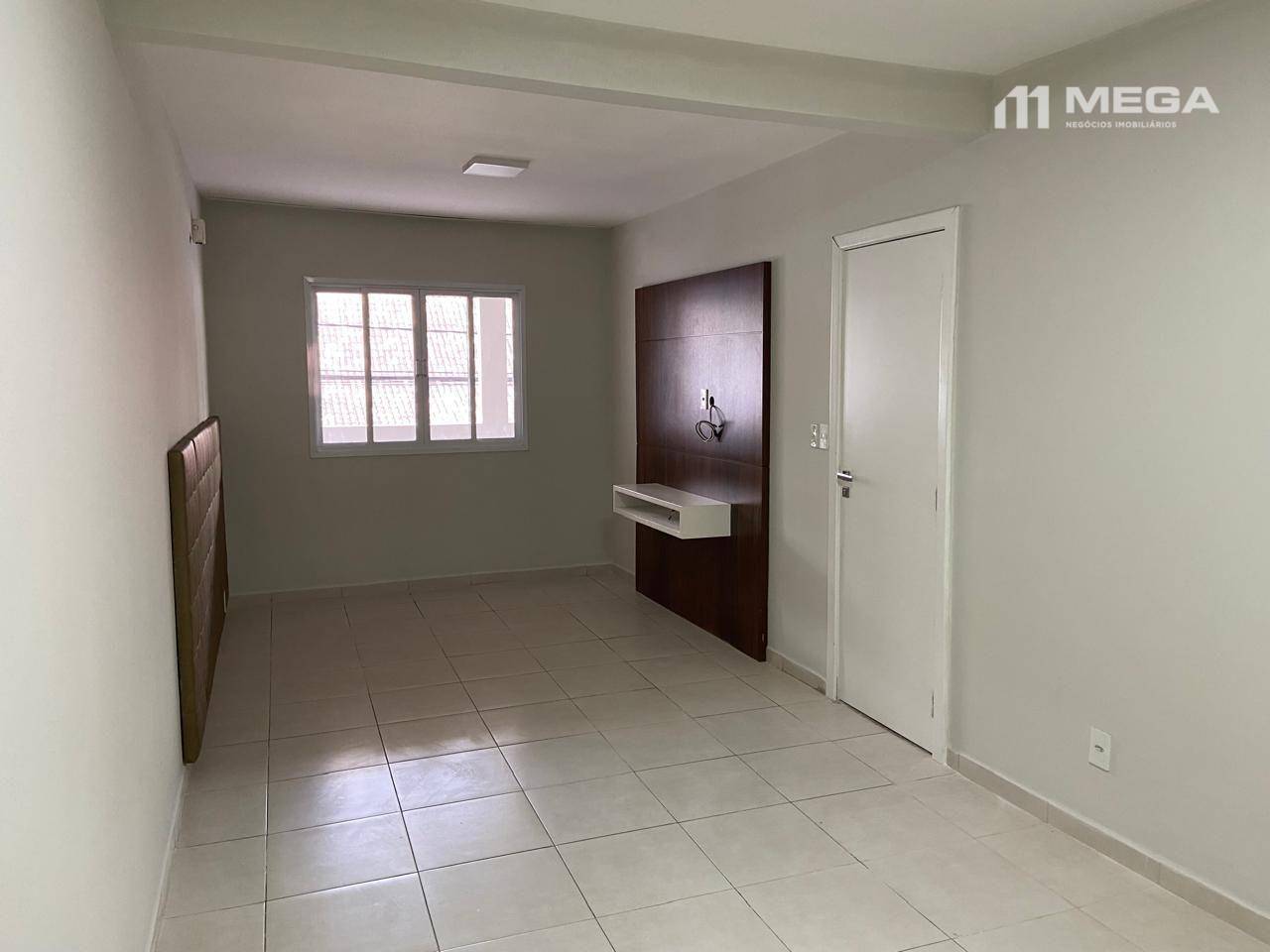 Casa à venda com 4 quartos, 160m² - Foto 2
