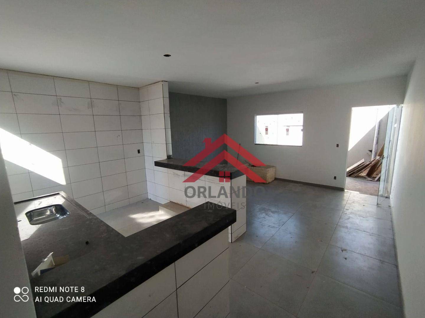 Casa à venda com 2 quartos, 65m² - Foto 1