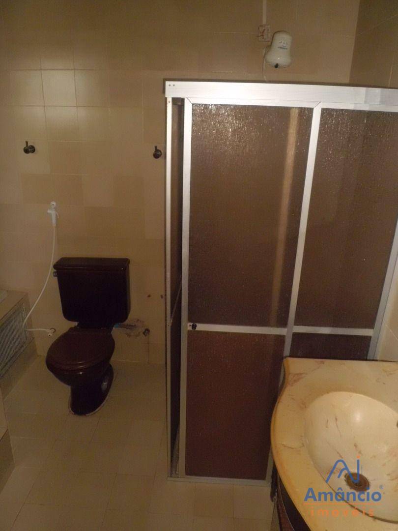 Casa para alugar com 4 quartos, 120m² - Foto 18