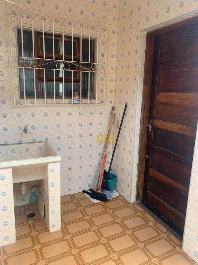 Casa à venda com 2 quartos, 90m² - Foto 3