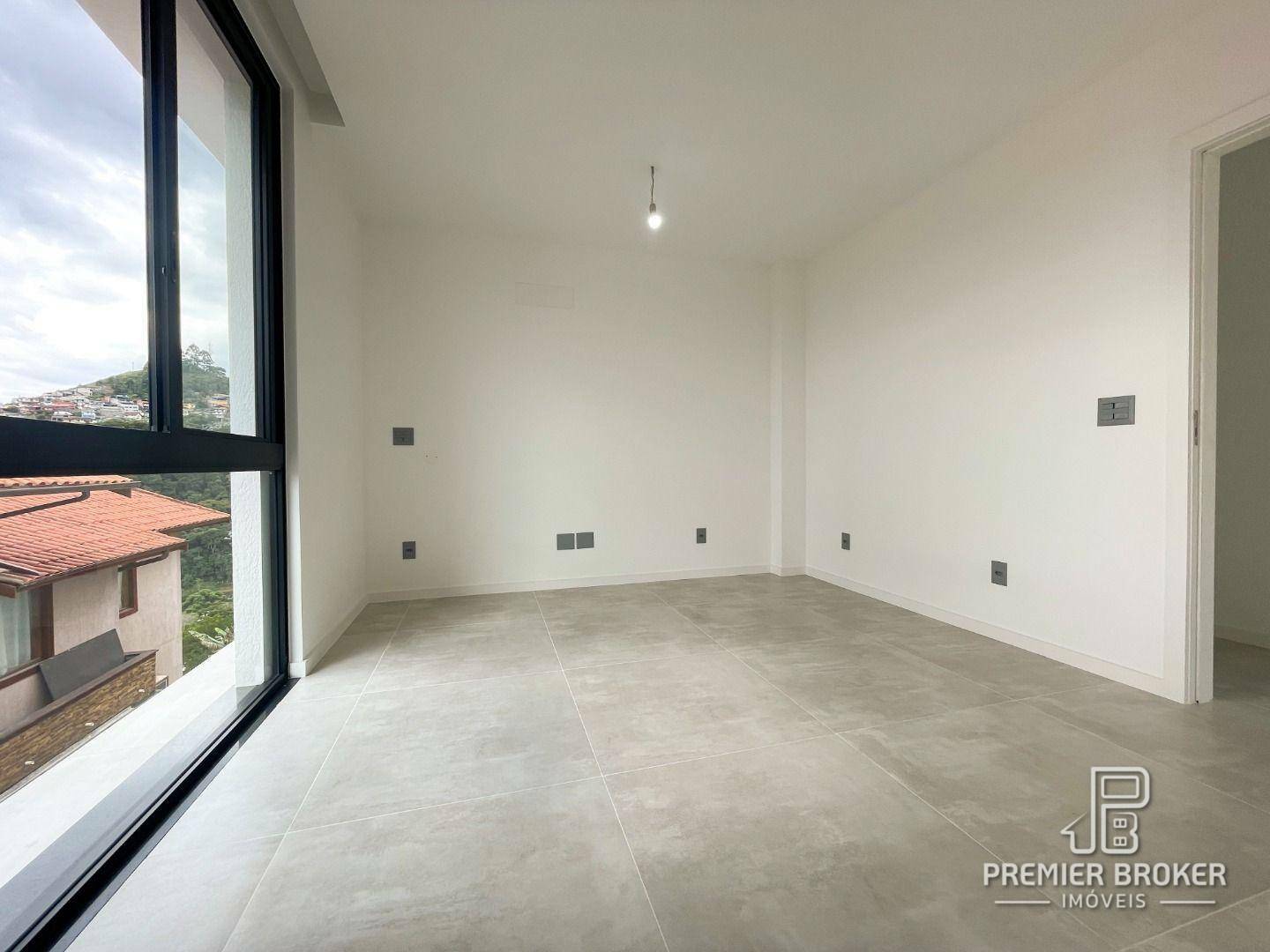 Casa de Condomínio à venda com 4 quartos, 330m² - Foto 24