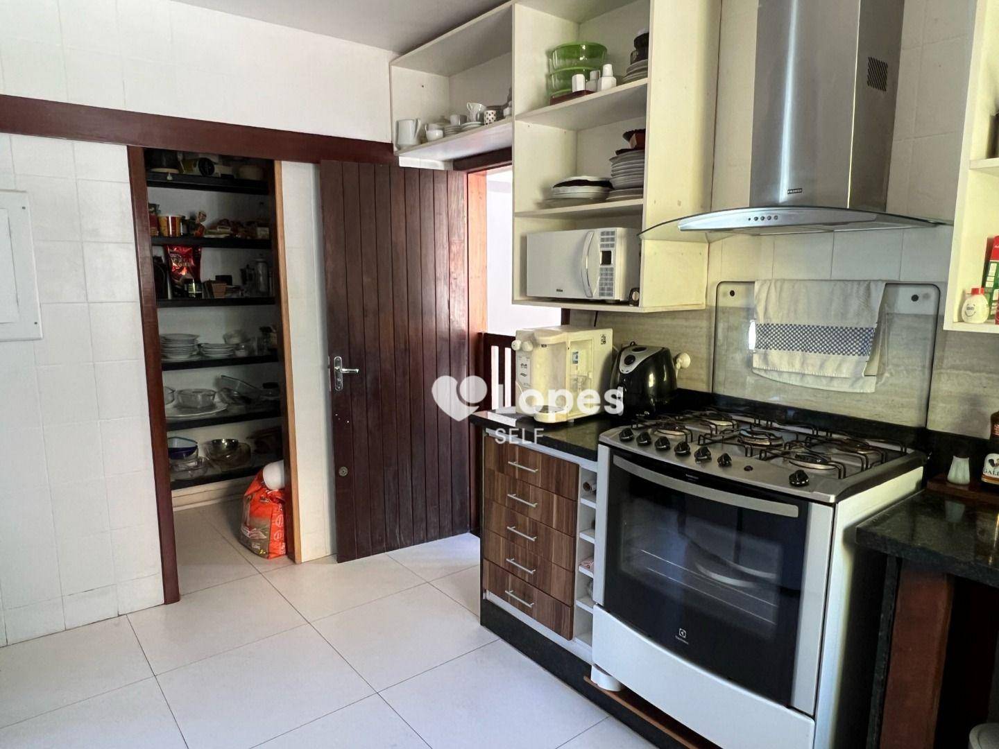 Casa de Condomínio à venda com 4 quartos, 233m² - Foto 24